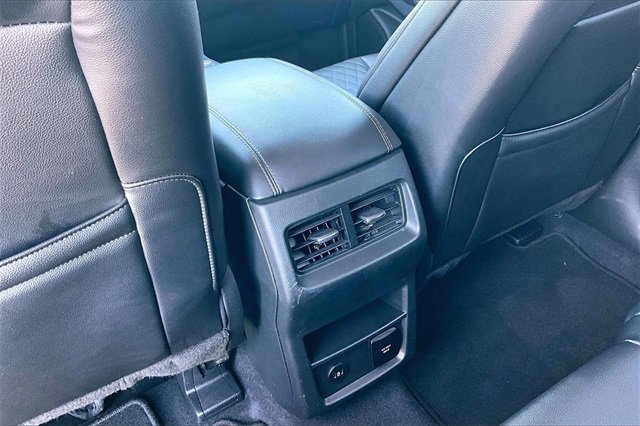 Used 2024 Ford Edge Titanium image 24