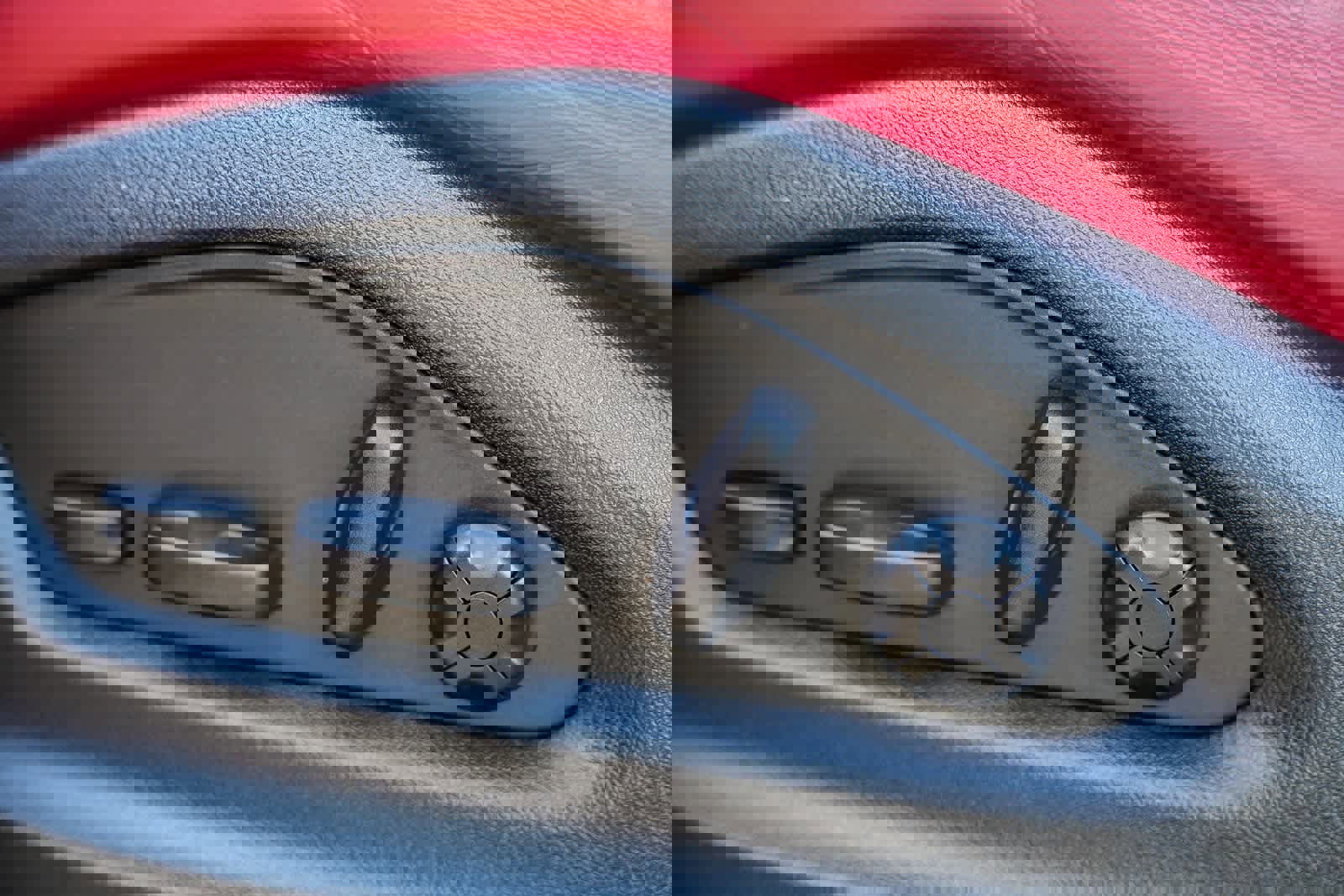 Used 2023 Porsche Cayenne Platinum Edition image 19