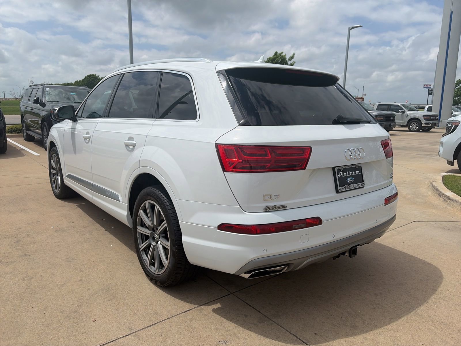 Used 2018 Audi Q7 3.0T Prestige image 3