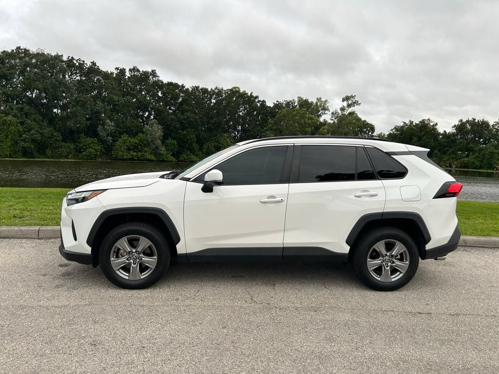 Used 2022 Toyota RAV4 XLE FWD image 2