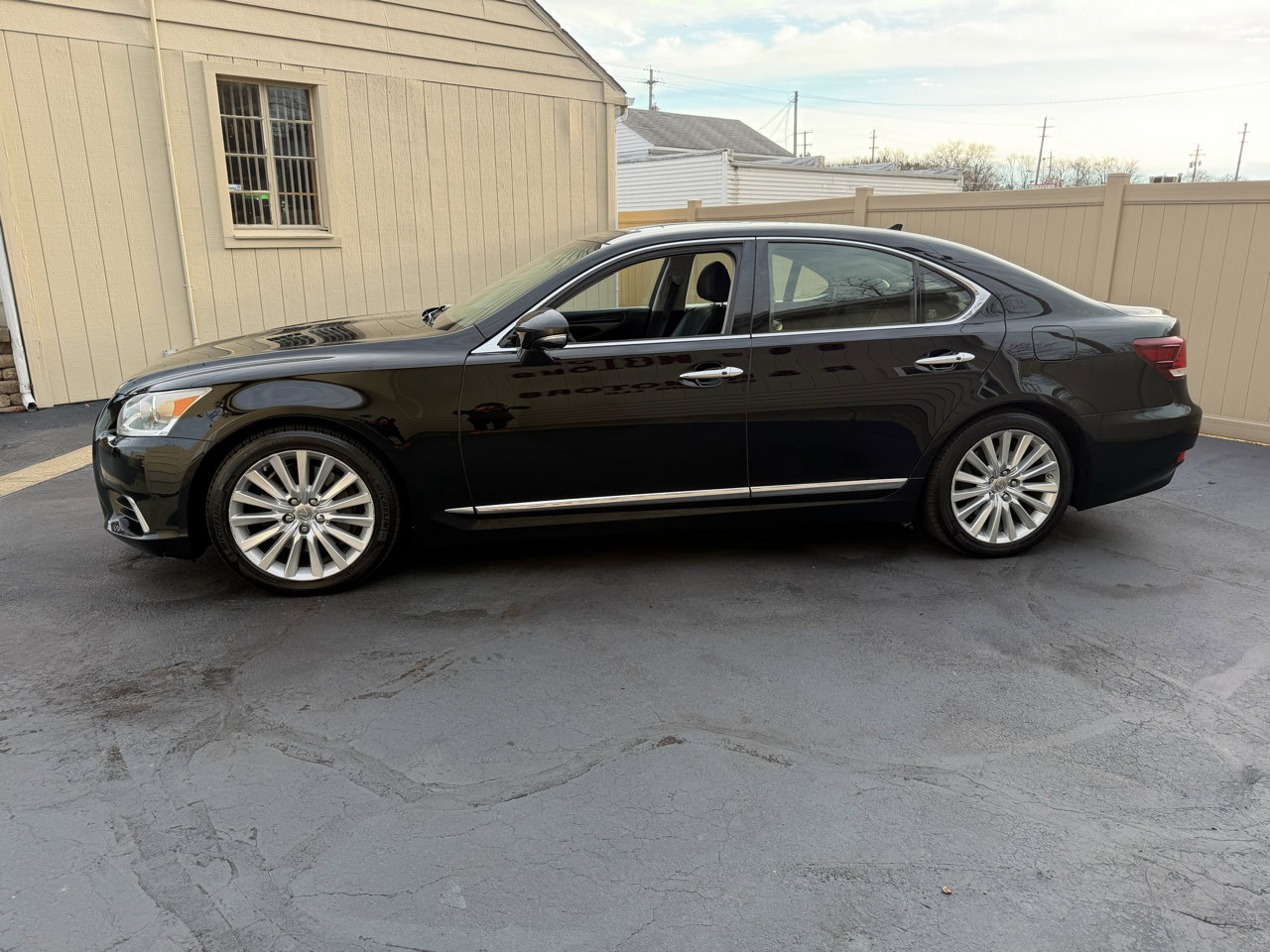 Used 2013 Lexus LS 460 Luxury Sedan AWD w/ Comfort Pkg image 11