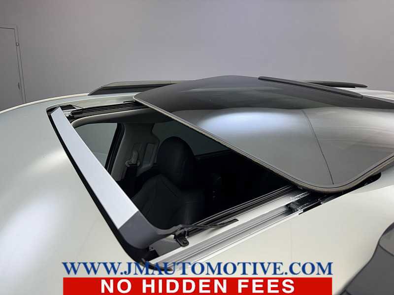 Used 2025 Kia Carnival SX Prestige image 11