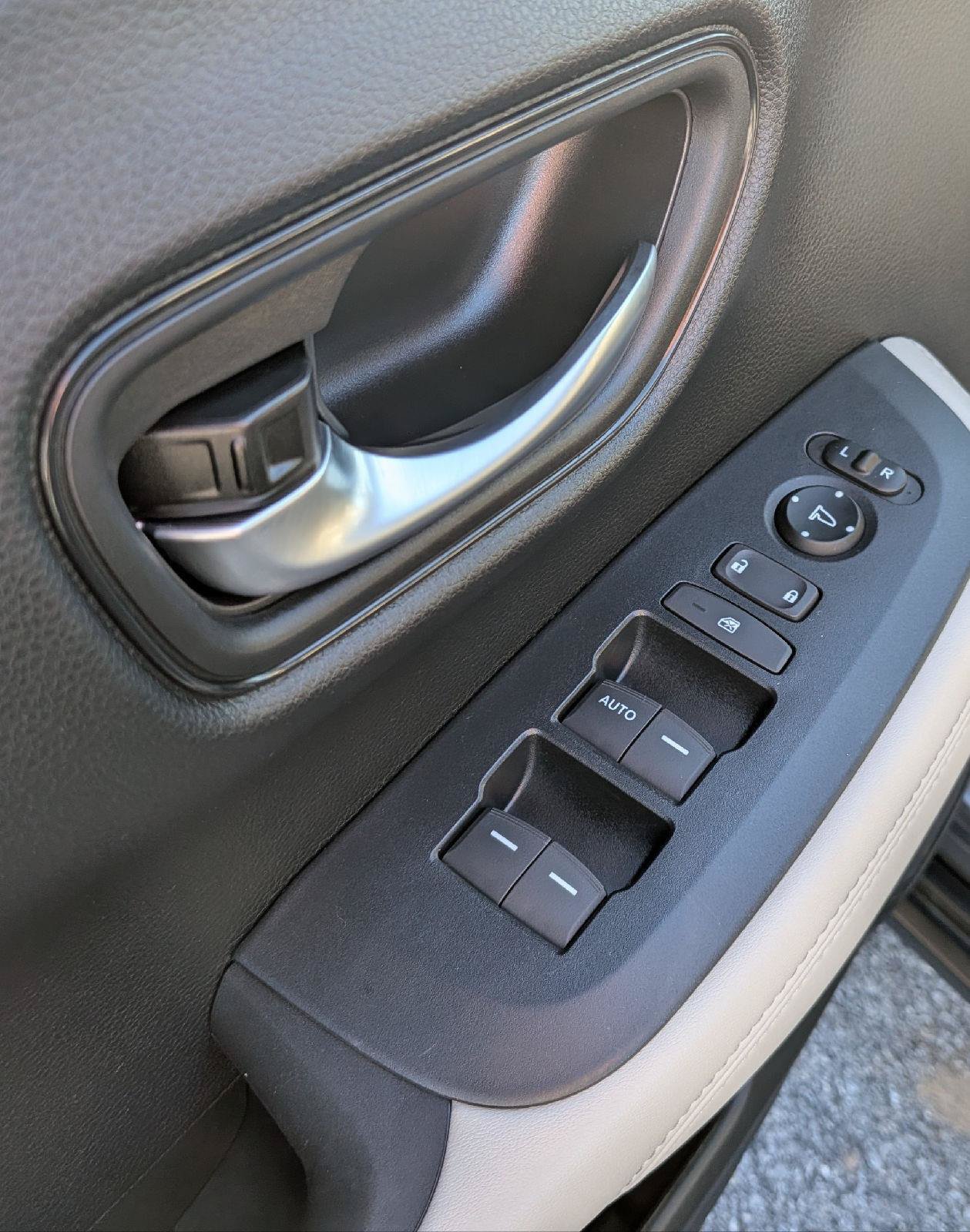 Certified 2024 Honda HR-V LX image 14