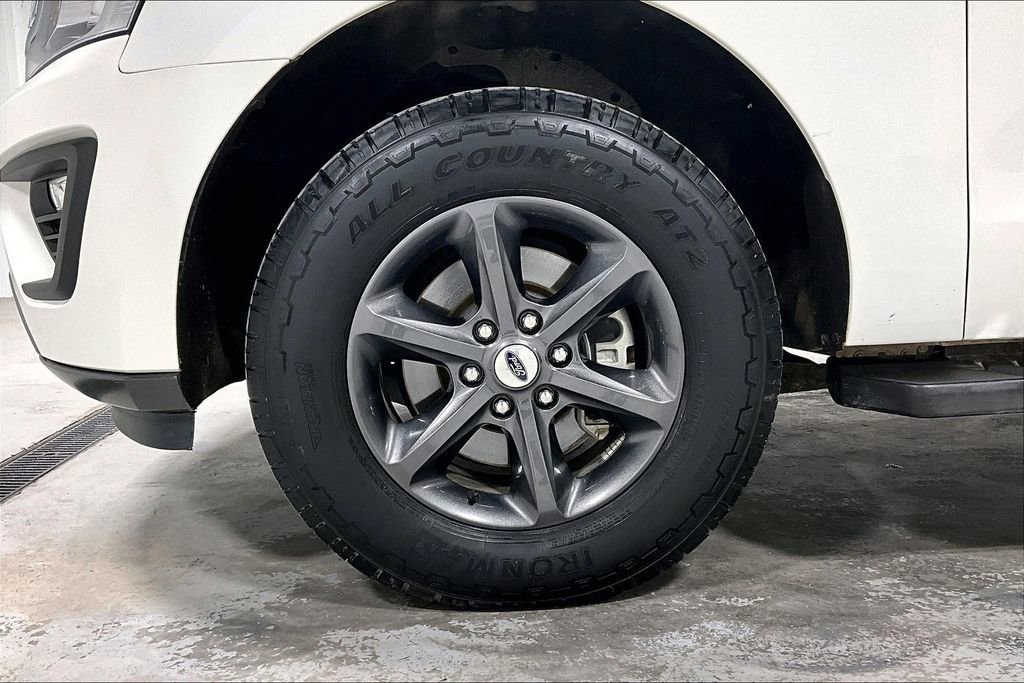 Used 2021 Ford Expedition XLT image 11