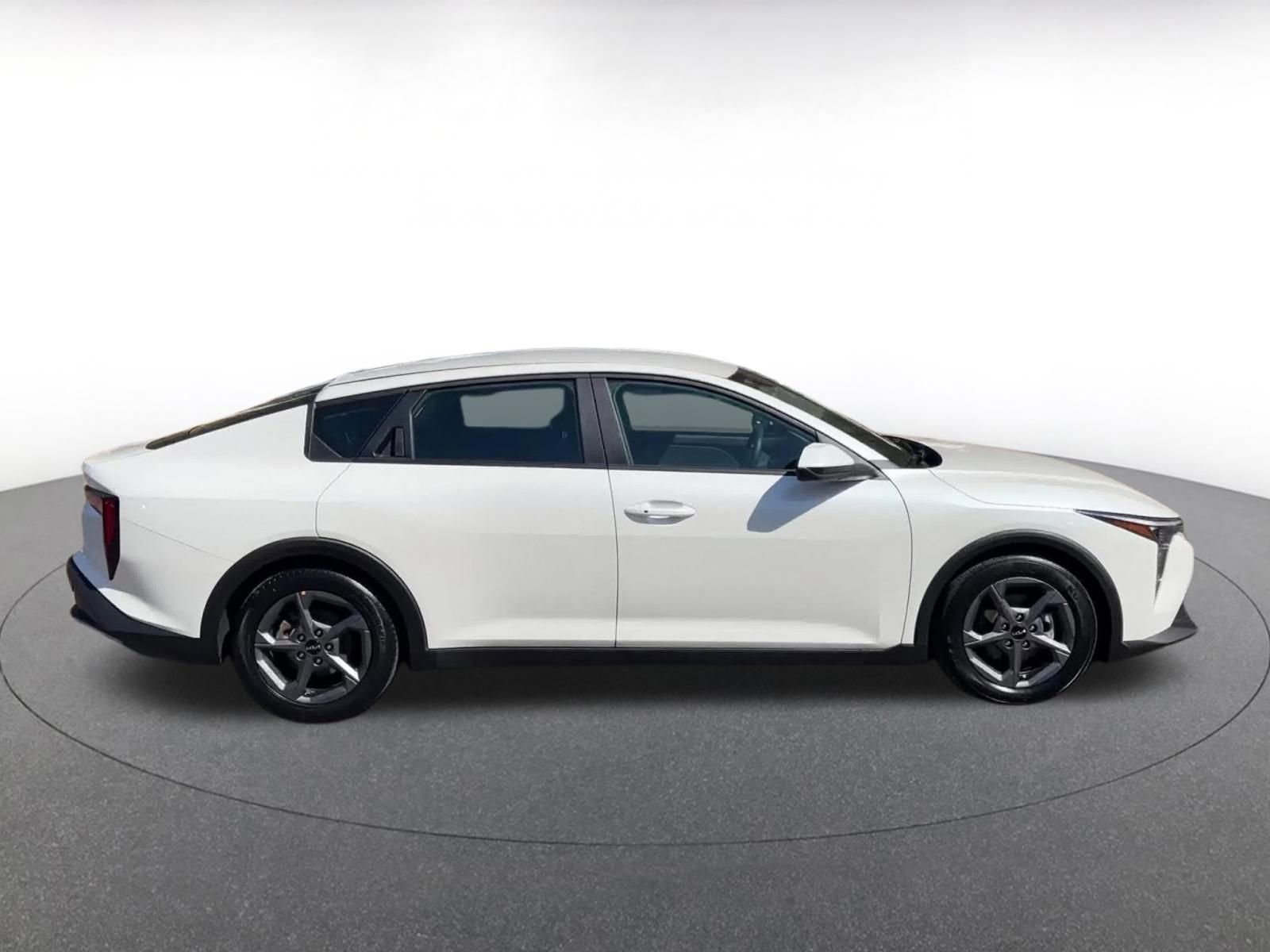 Used 2025 Kia K4 FWD image 16