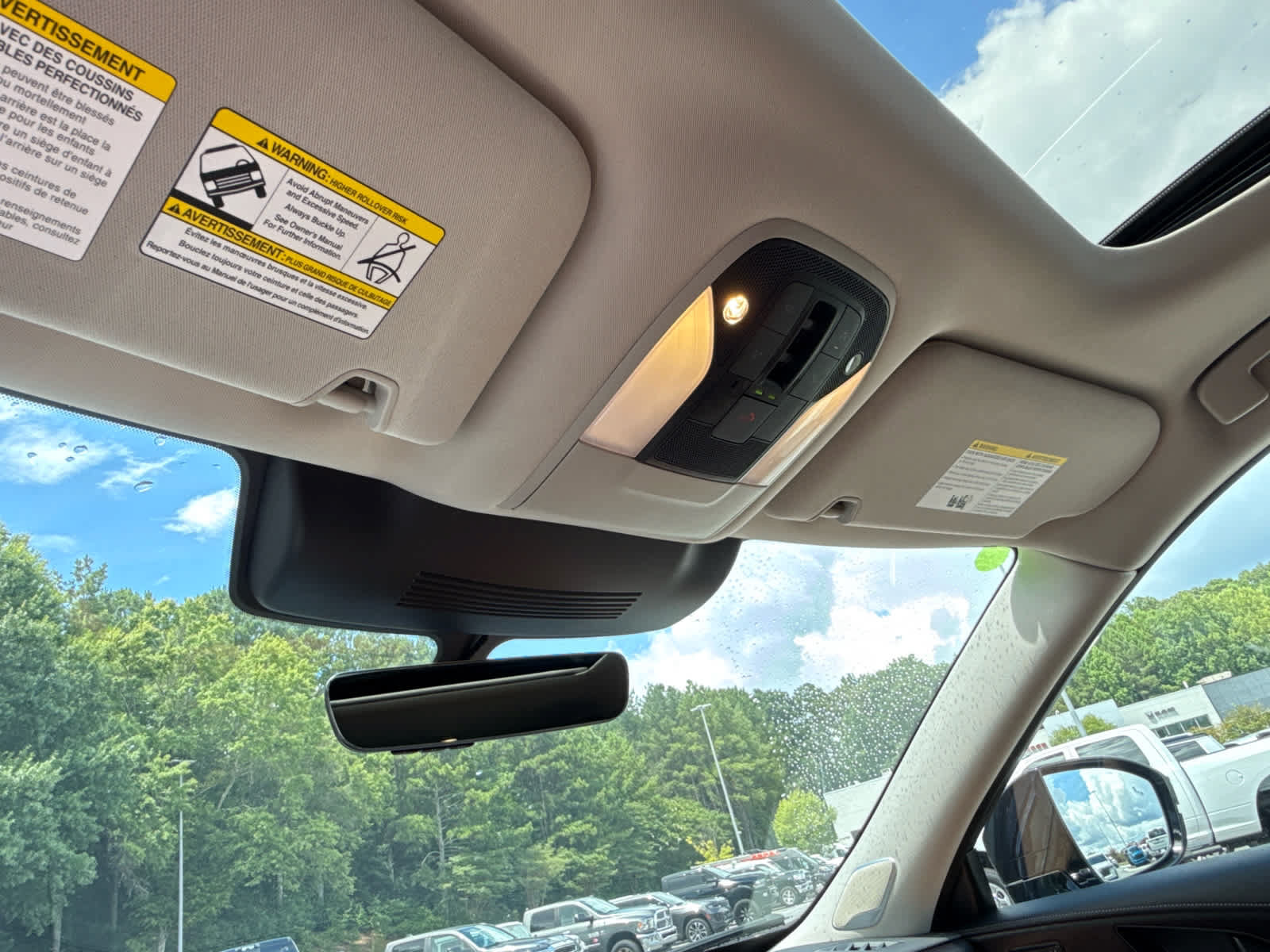 Used 2025 INFINITI QX60 Sensory AWD/4WD image 23