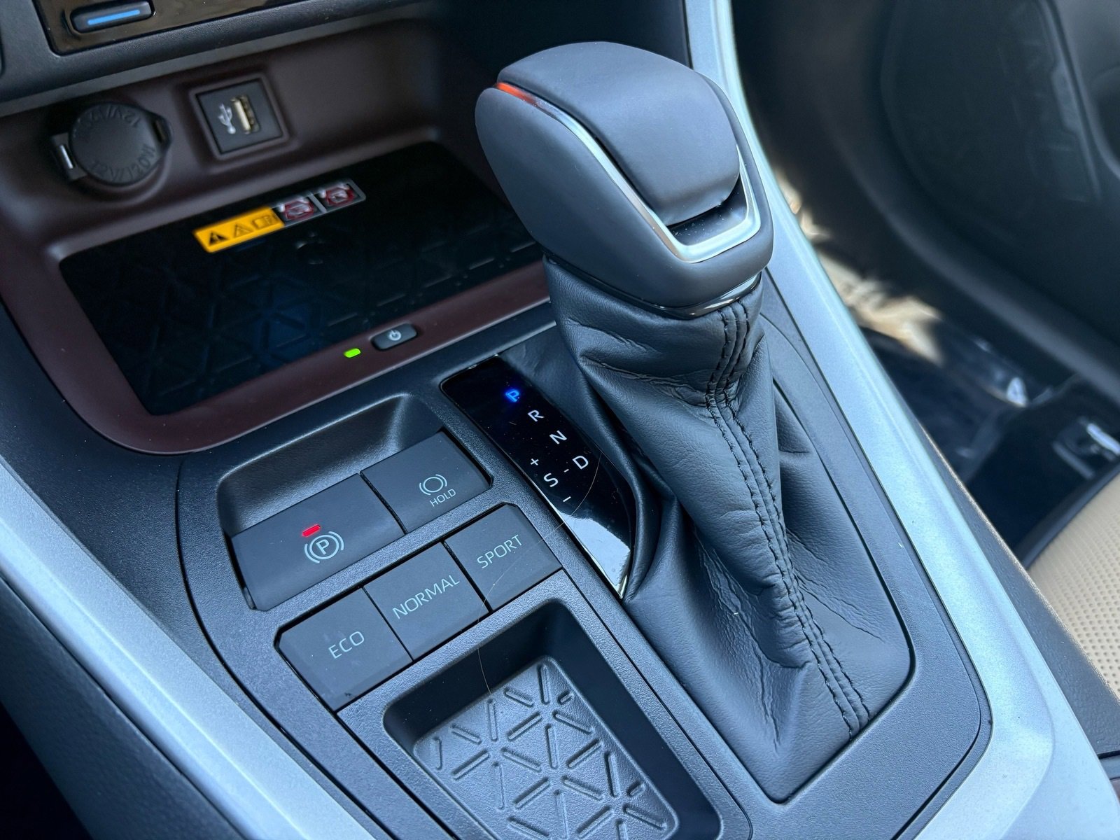 New 2025 Toyota RAV4 Limited w/ Advanced Technology Package image 25