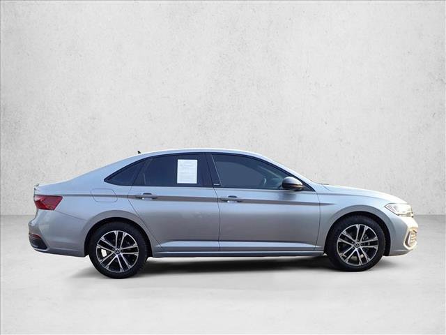 Used 2023 Volkswagen Jetta Sport video 4