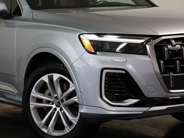 Used 2025 Audi Q7 3.0T Premium Plus AWD/4WD image 8