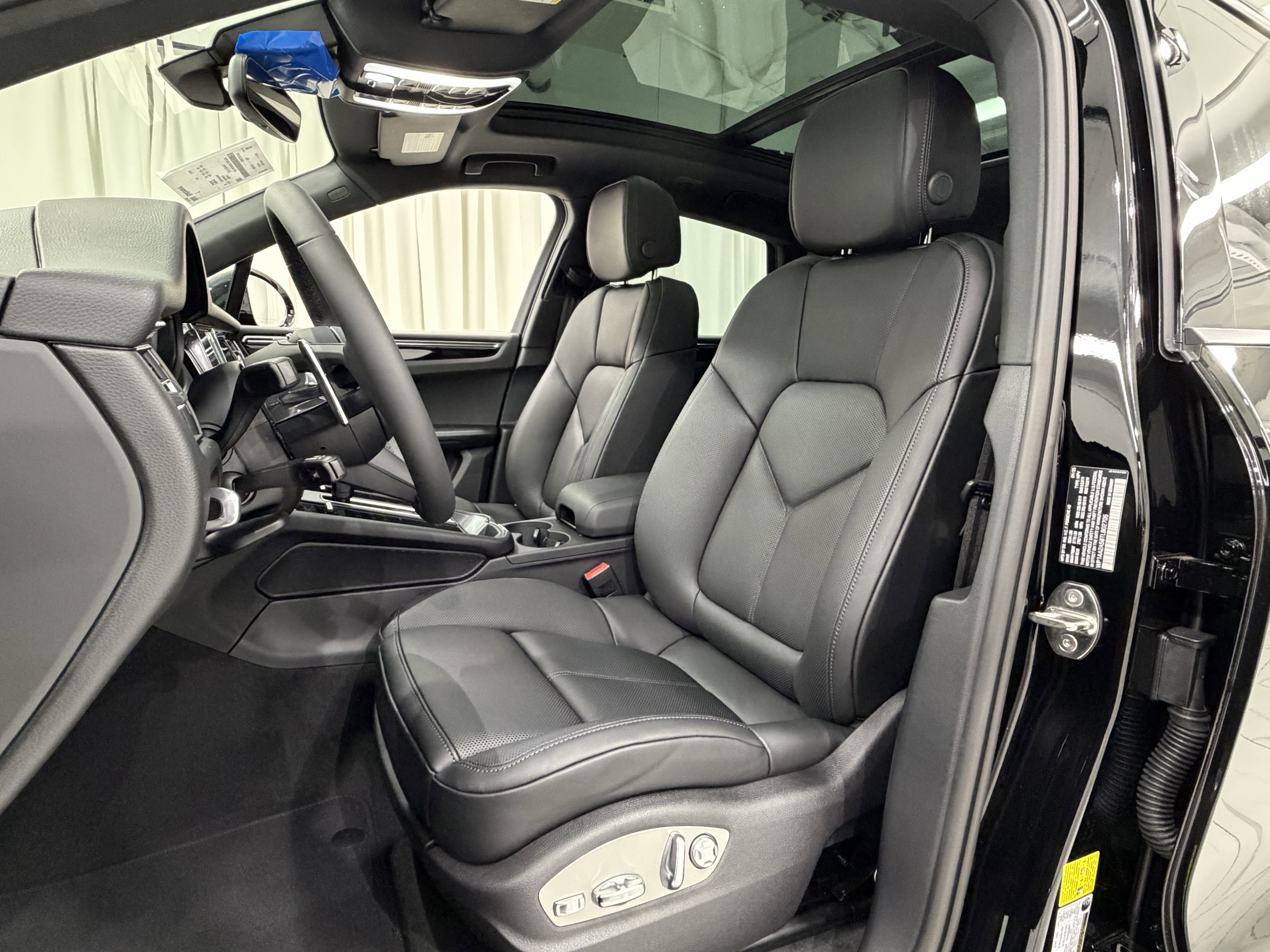 New 2026 Porsche Macan image 31