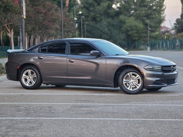 Used 2017 Dodge Charger SE RWD image 6