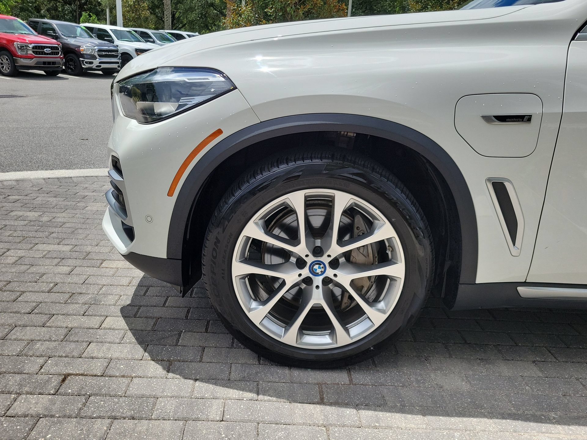 Used 2023 BMW X5 xDrive45e w/ Climate Comfort Package AWD/4WD image 7