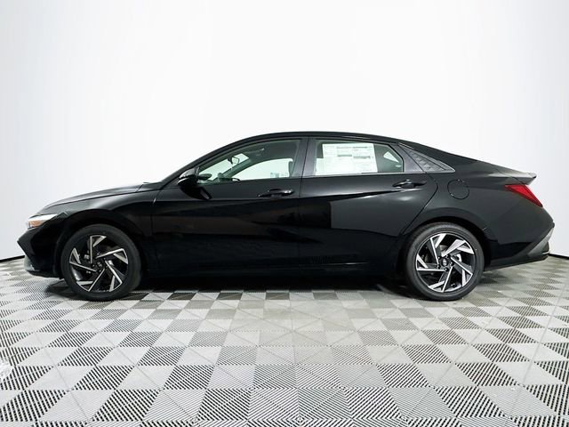 New 2025 Hyundai Elantra SEL image 2