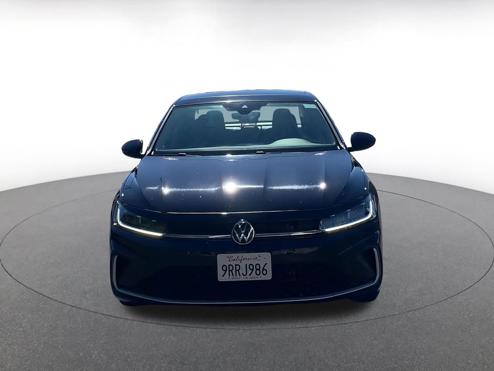 Used 2025 Volkswagen Jetta SE image 4
