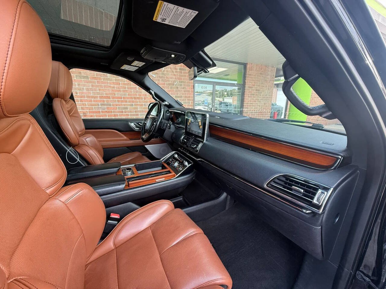 Used 2018 Lincoln Navigator Reserve AWD/4WD image 29