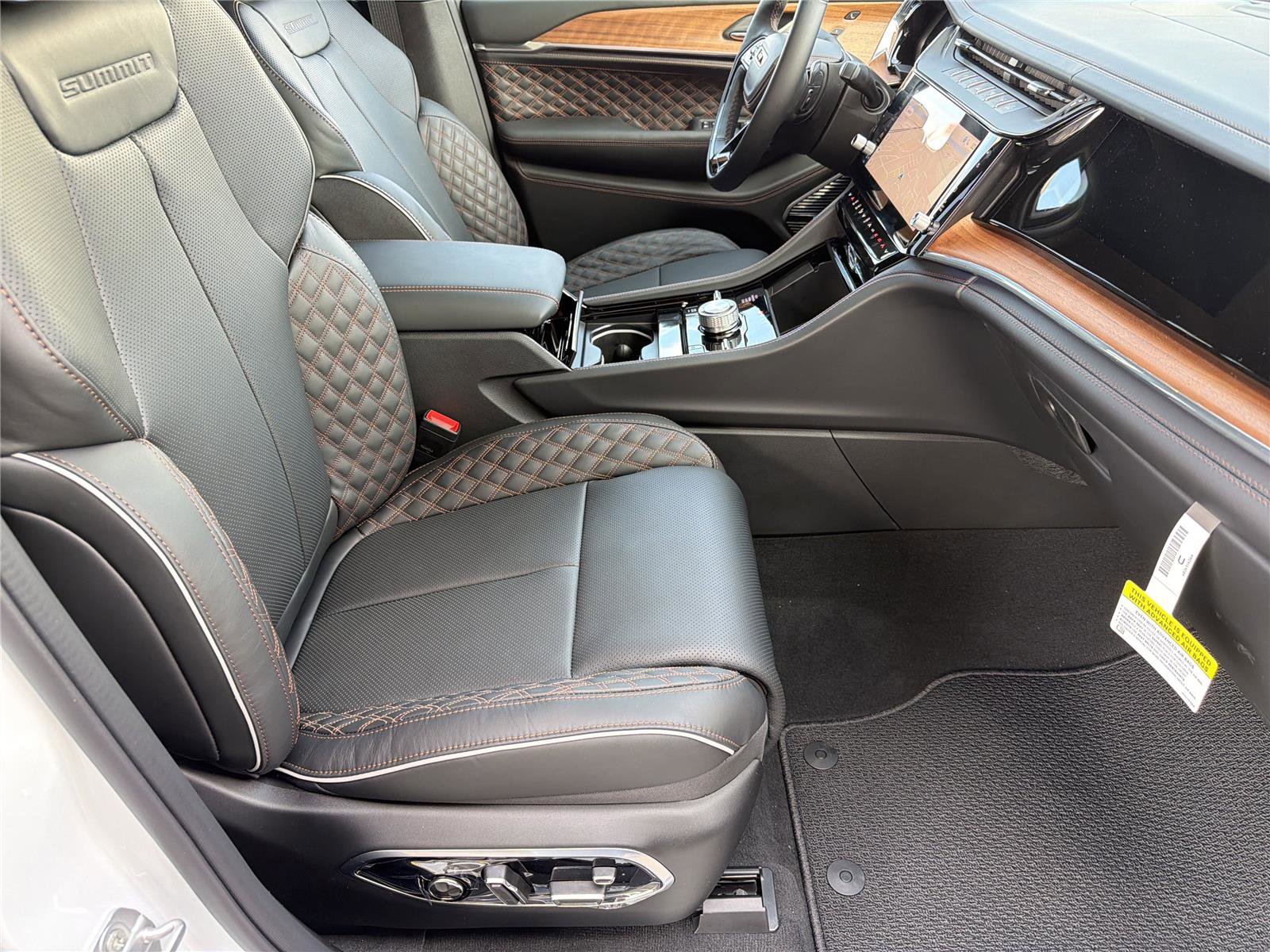 New 2026 Jeep Grand Cherokee Summit image 10