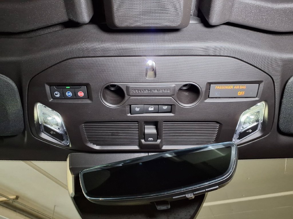 New 2026 GMC Hummer EV 4x4 Crew Cab w/ LPO, Storage Package image 19