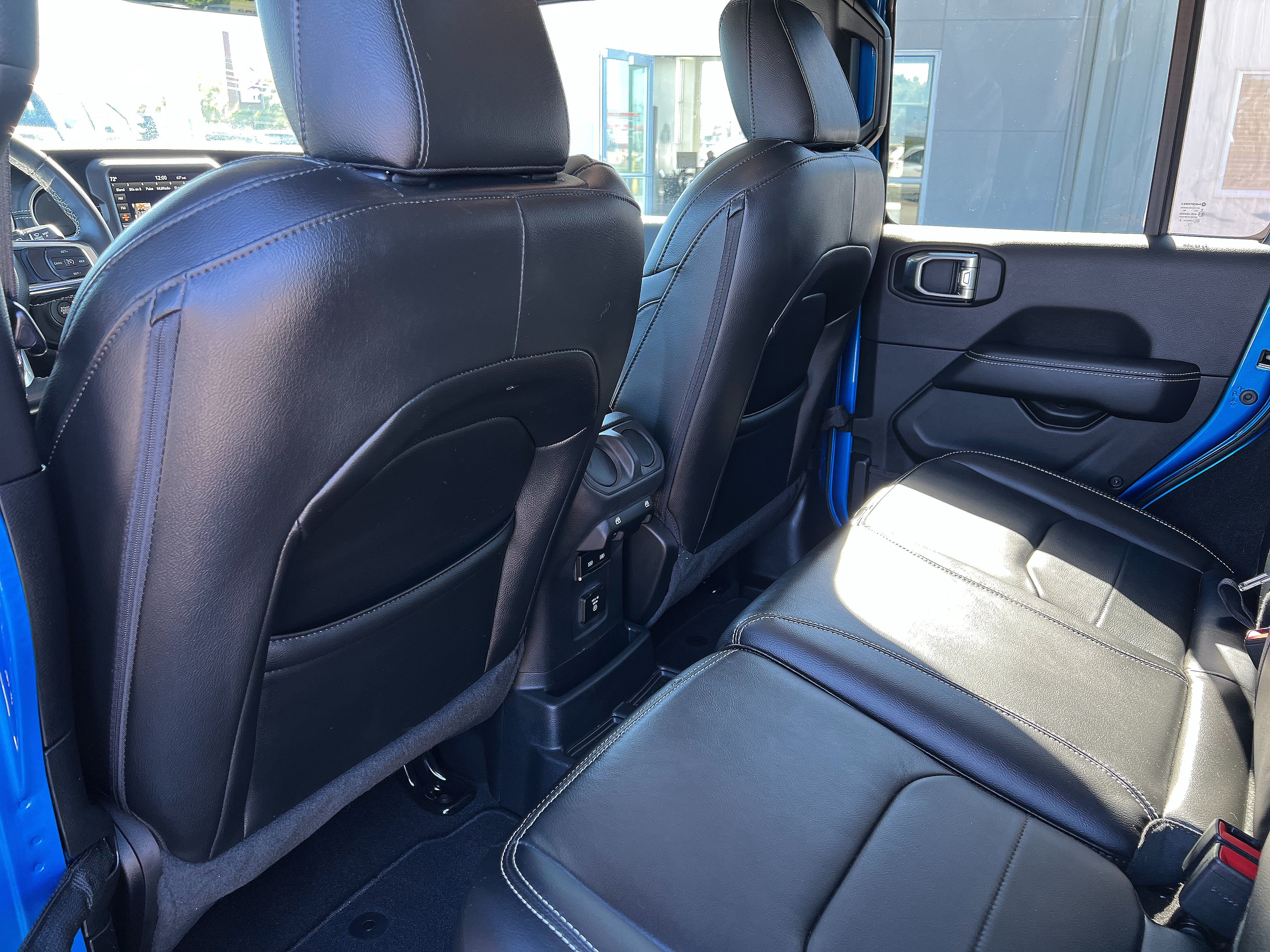 Used 2022 Jeep Wrangler Unlimited Sahara w/ Cold Weather Group AWD/4WD image 22