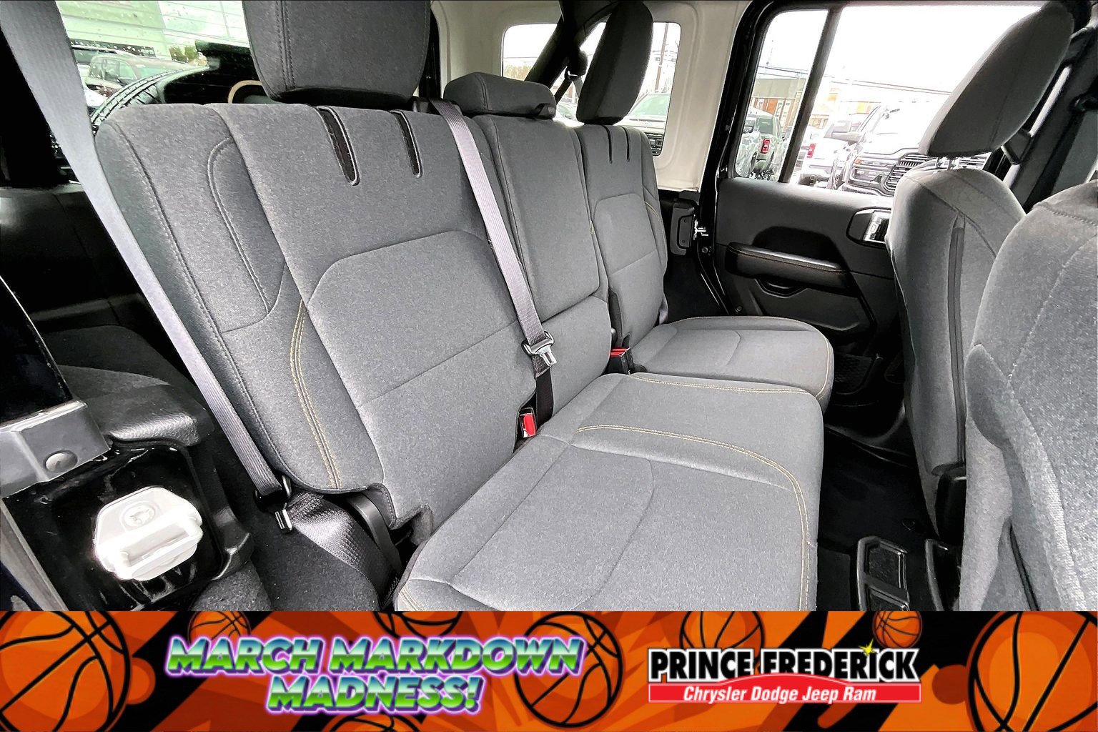 Used 2025 Jeep Wrangler Sahara w/ Safety Group image 22