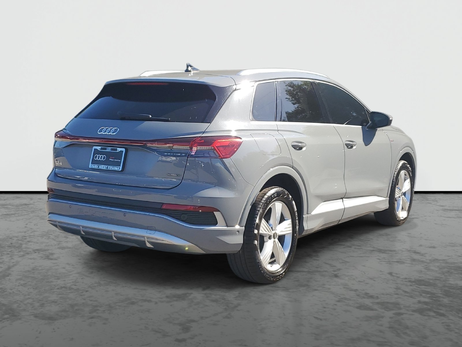 Used 2023 Audi Q4 e-tron Prestige AWD/4WD image 4