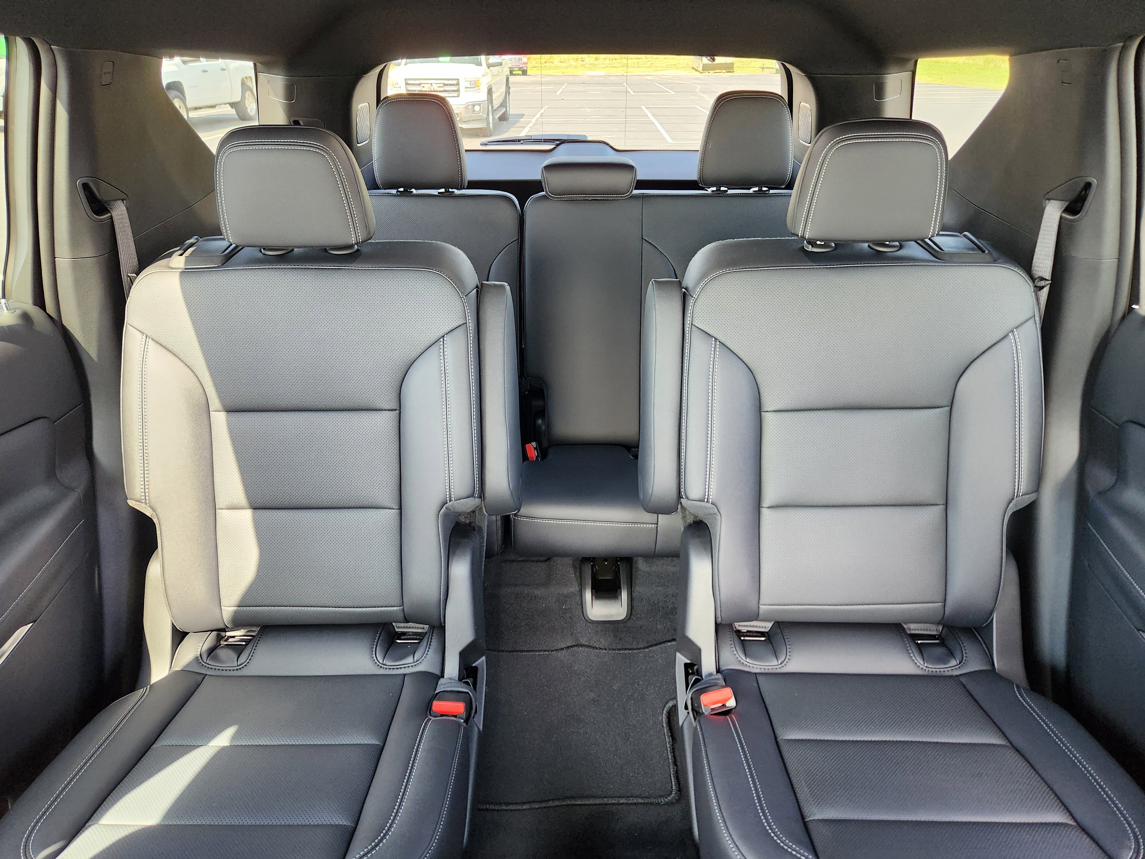 New 2026 Chevrolet Traverse LT w/ Midnight/Sport Edition image 7