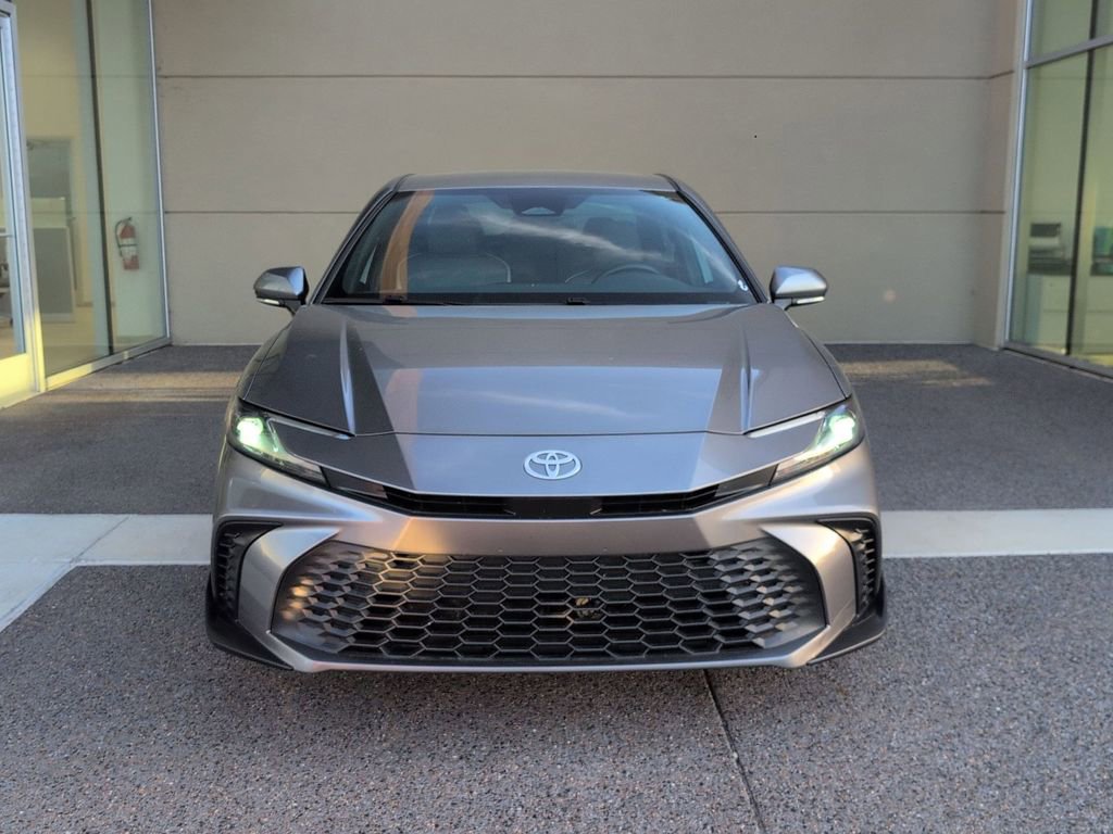Used 2025 Toyota Camry SE image 9