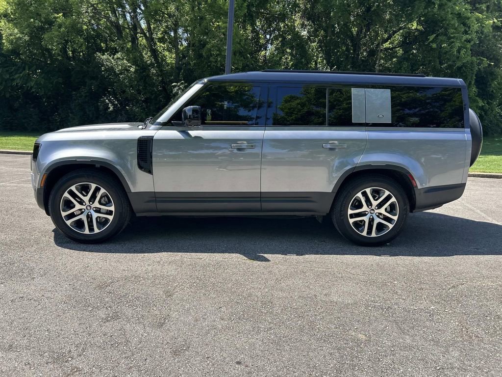 Used 2024 Land Rover Defender 130 S AWD/4WD image 4