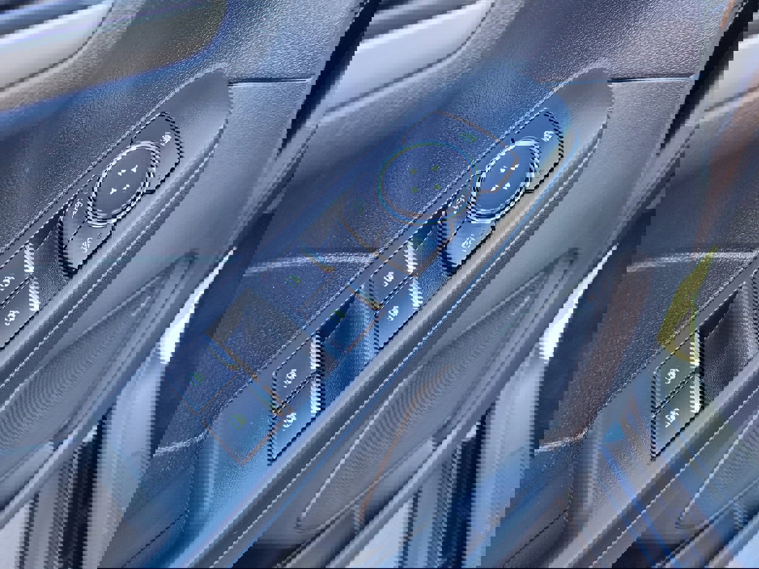 Certified 2022 Ford Escape SE w/ SE Sport Appearance Package image 17