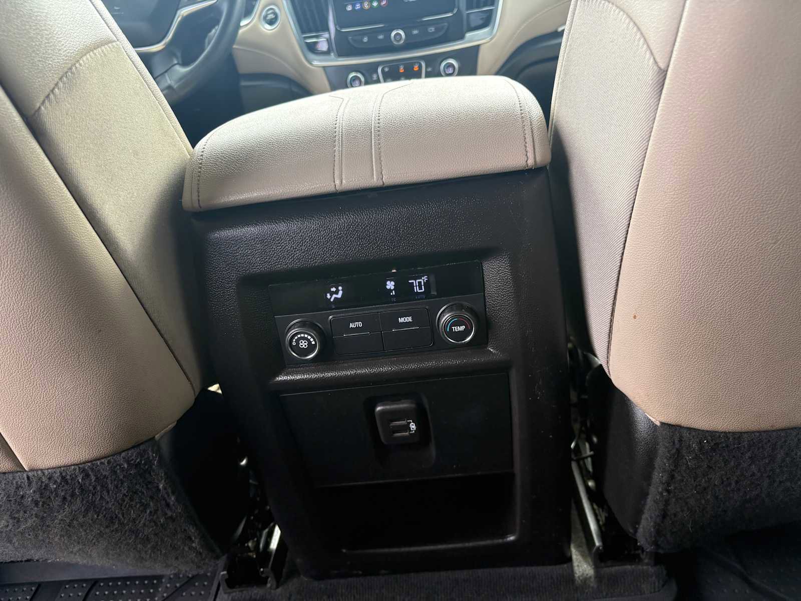 Used 2022 Chevrolet Traverse LT AWD/4WD image 9