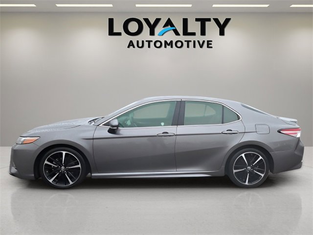 Used 2018 Toyota Camry XSE image 2