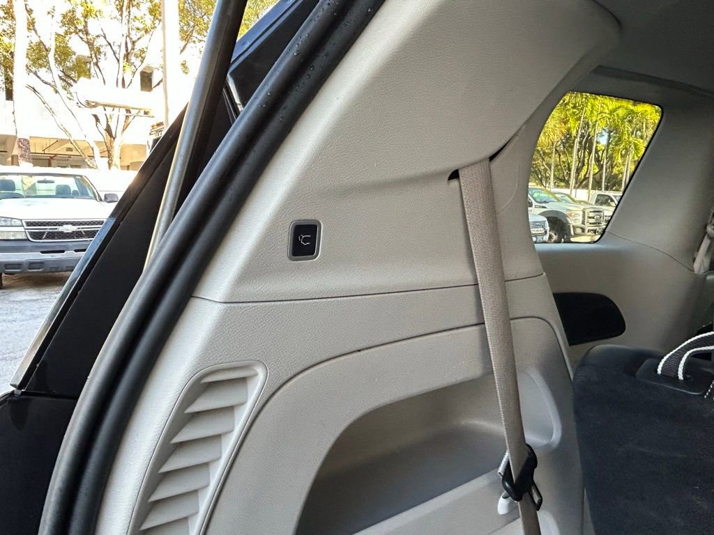 Certified 2024 Chrysler Pacifica Touring-L image 40