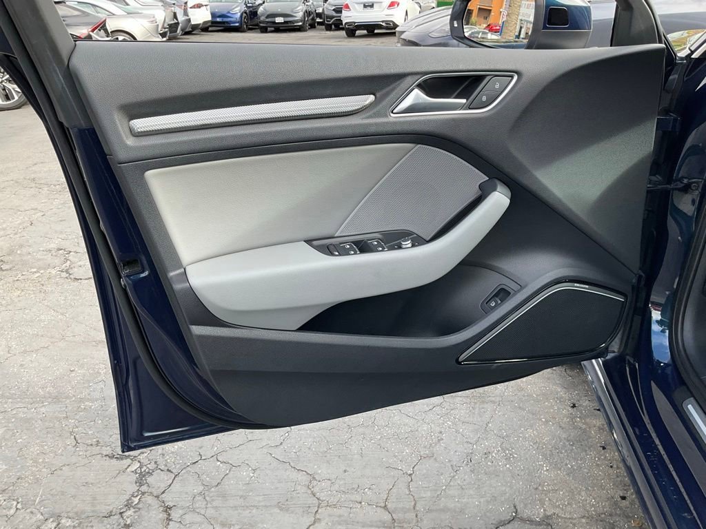 Used 2017 Audi A3 e-tron Prestige w/ Prestige Package FWD image 22