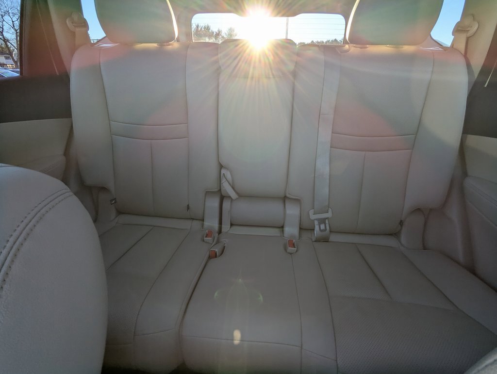 Used 2016 Nissan Rogue SL w/ SL Premium Package image 18