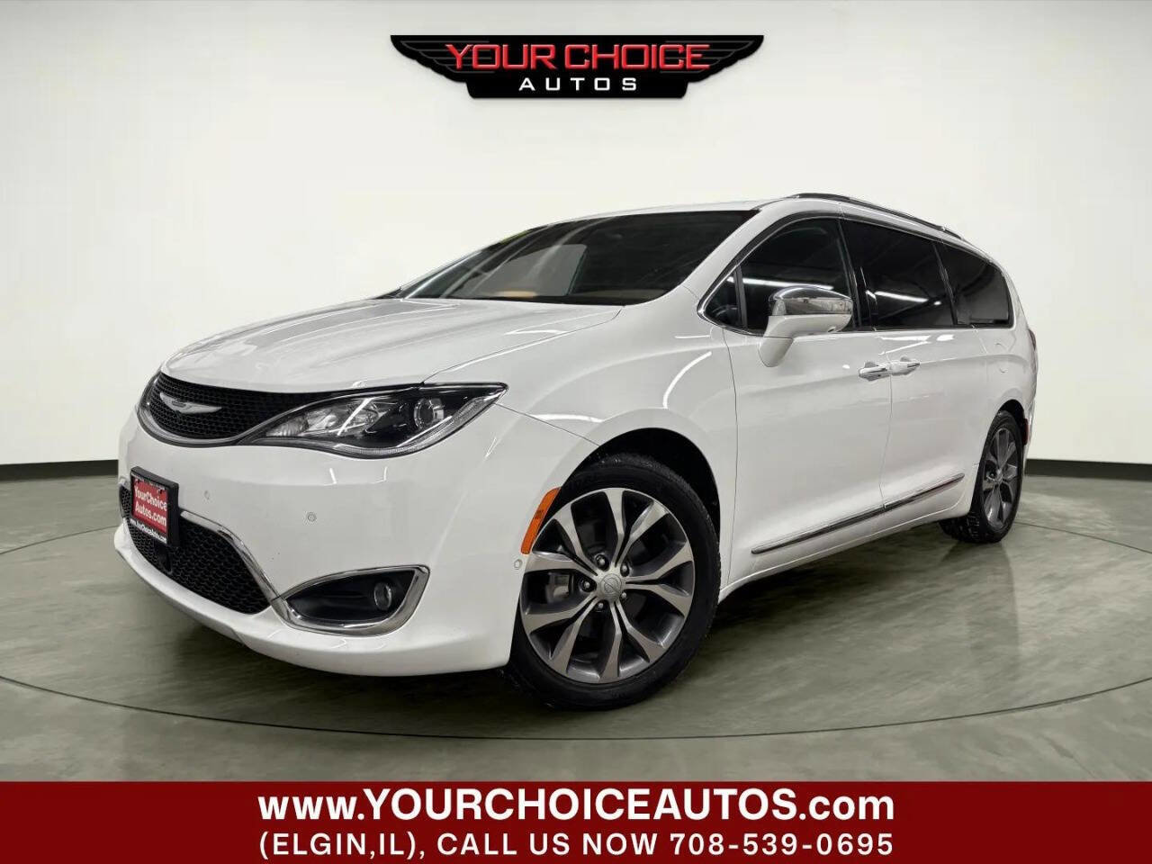 Used 2017 Chrysler Pacifica Limited image 1