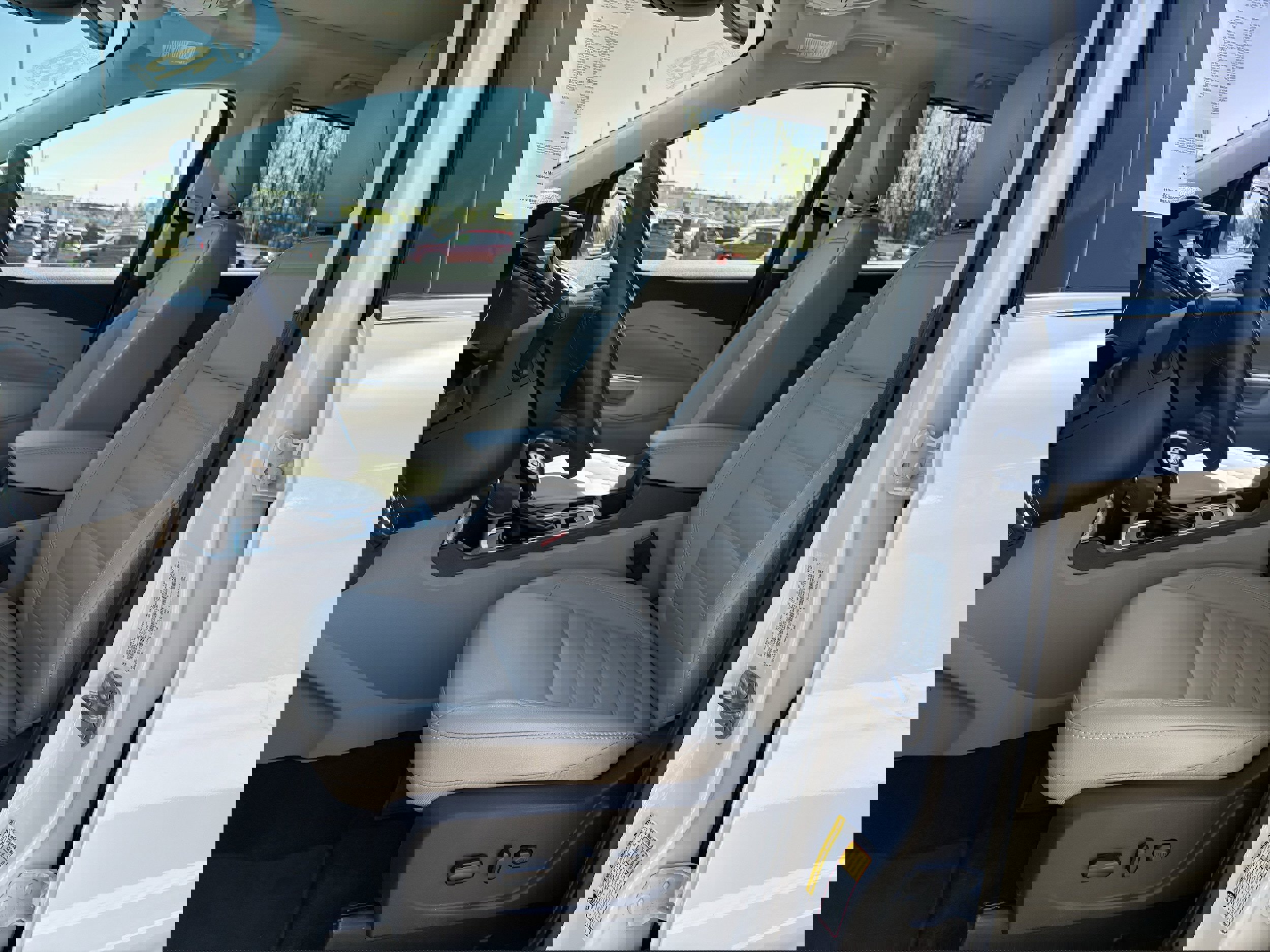 Used 2019 Ford Escape Titanium image 14