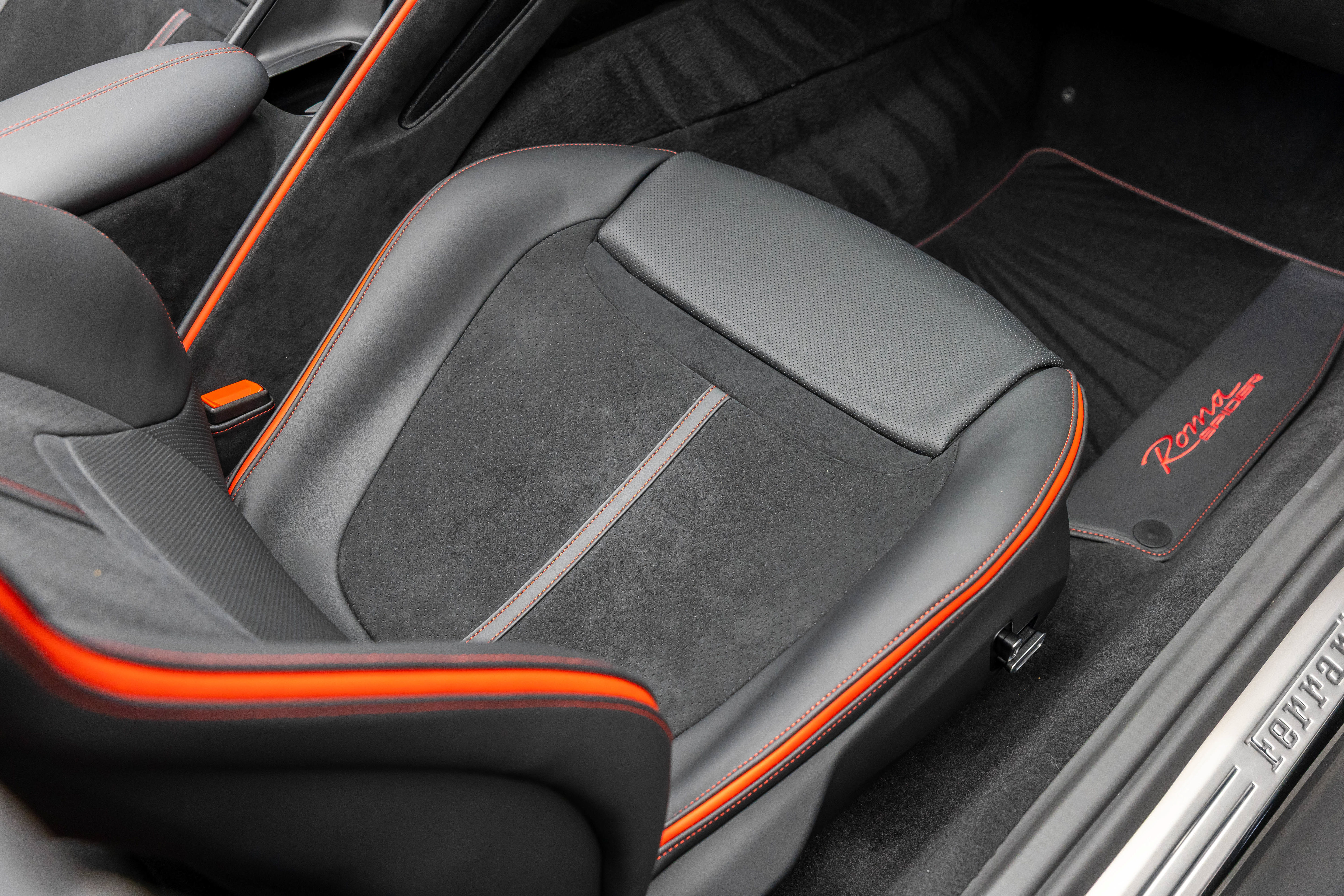 Used 2025 Ferrari Roma Spider RWD image 17