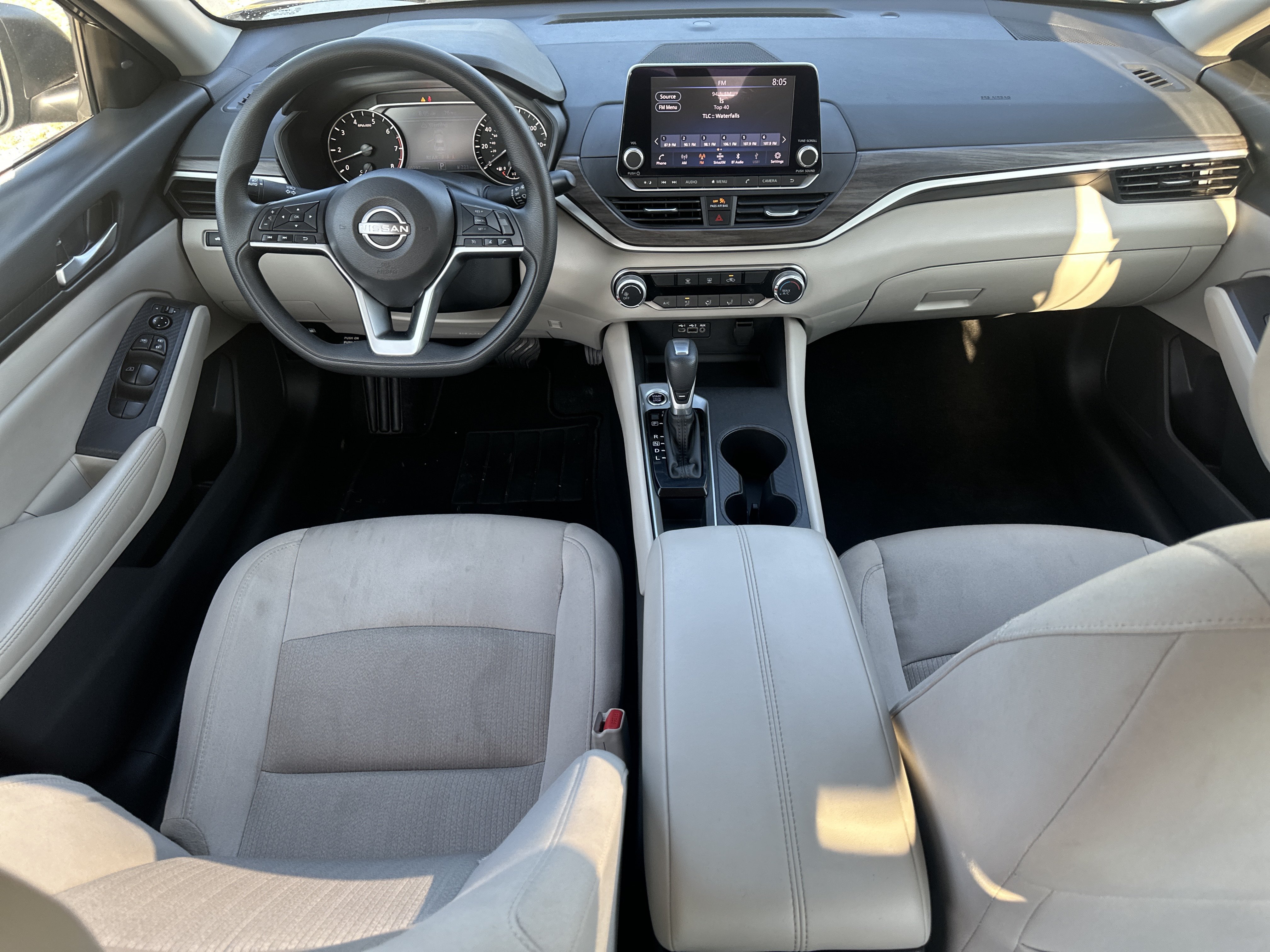 Used 2025 Nissan Altima 2.5 SV FWD image 22