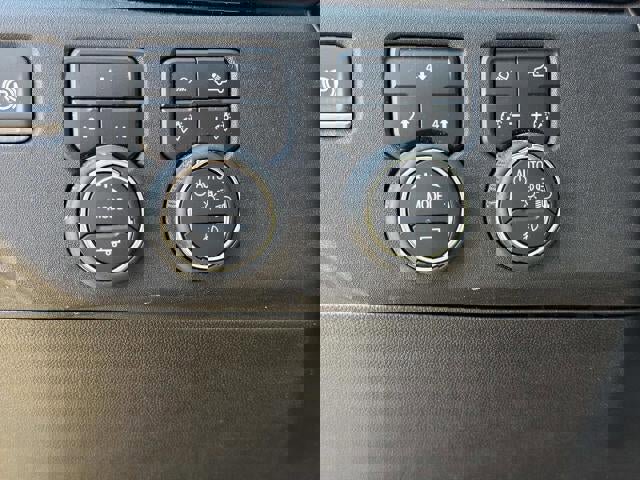 Certified 2025 Chevrolet Silverado 3500 LT image 38