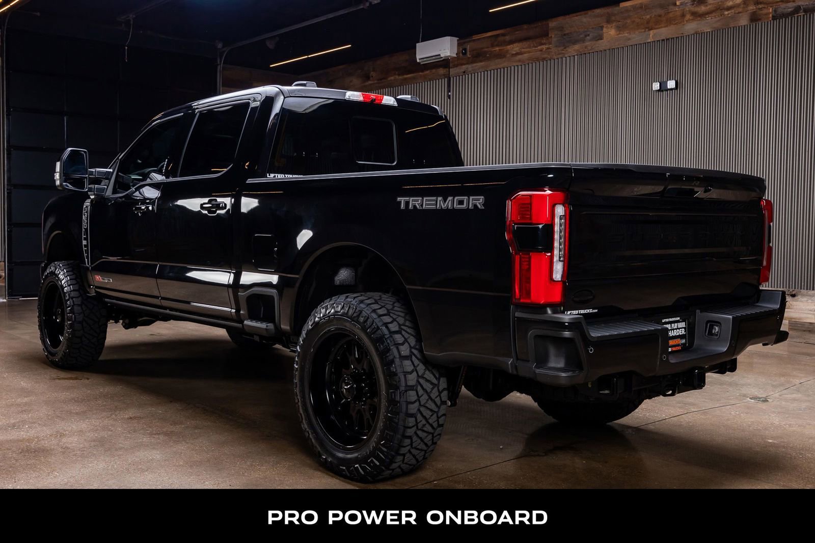 Used 2026 Ford F350 Platinum w/ Tremor Off-Road Package AWD/4WD image 7