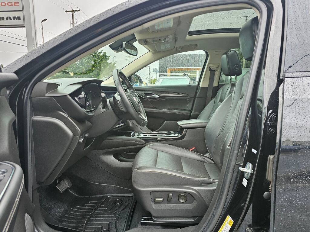 Used 2021 Buick Envision Essence w/ Technology Package I image 17