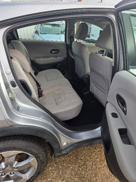 Used 2018 Honda HR-V LX image 10