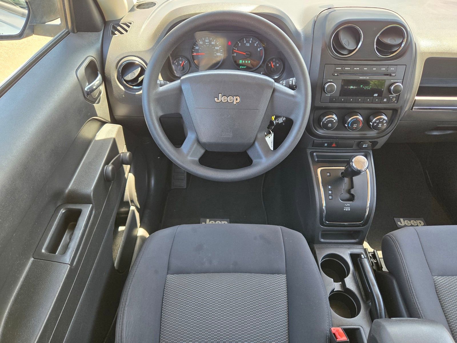Used 2010 Jeep Patriot Sport FWD image 16