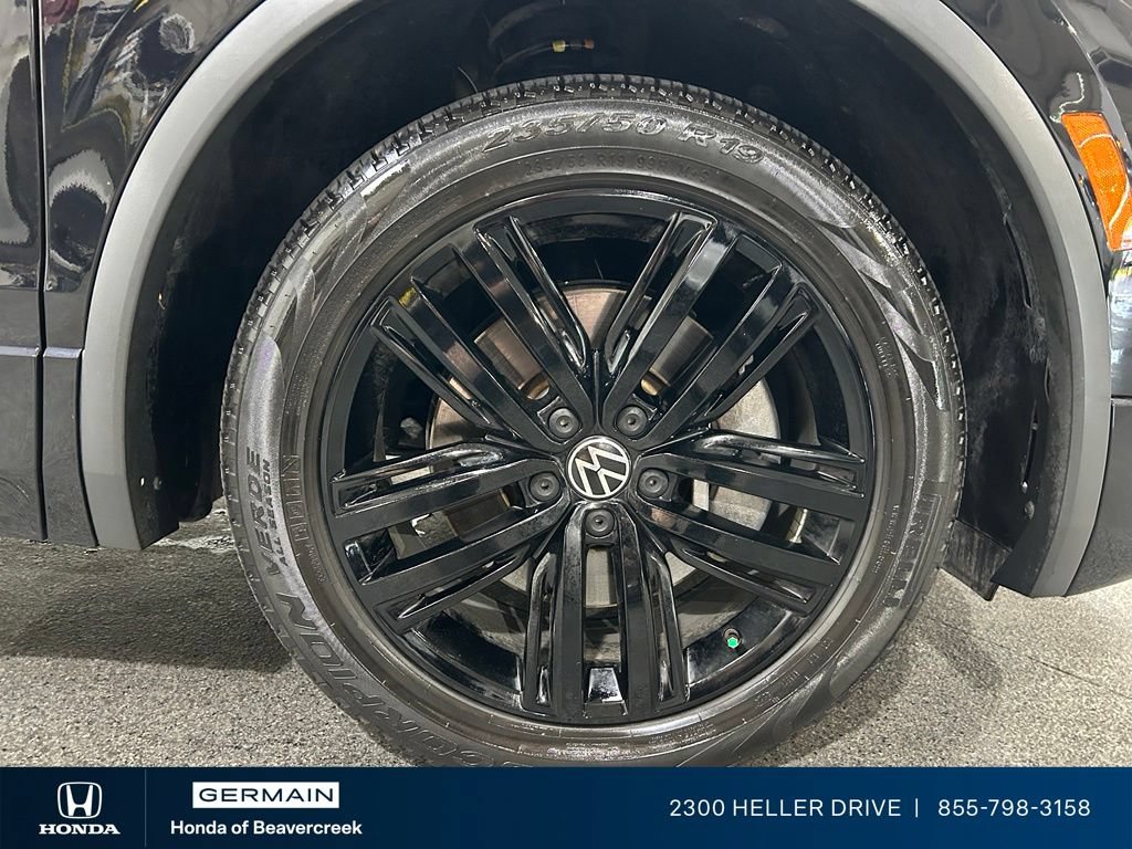 Used 2022 Volkswagen Tiguan SE R-Line FWD image 12