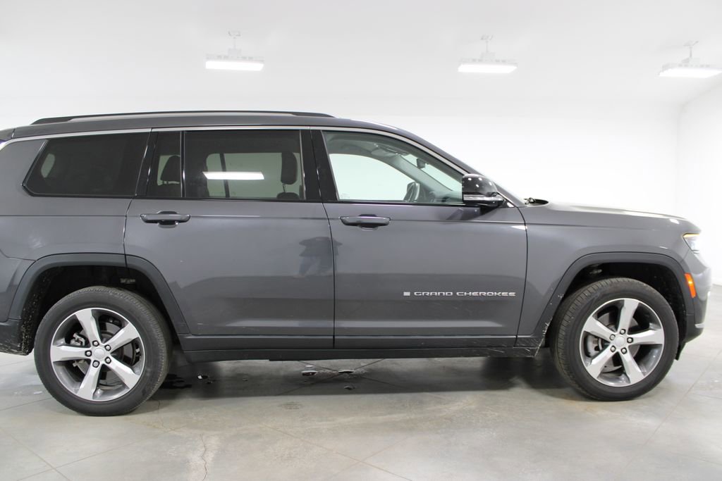 Used 2022 Jeep Grand Cherokee L Limited image 11