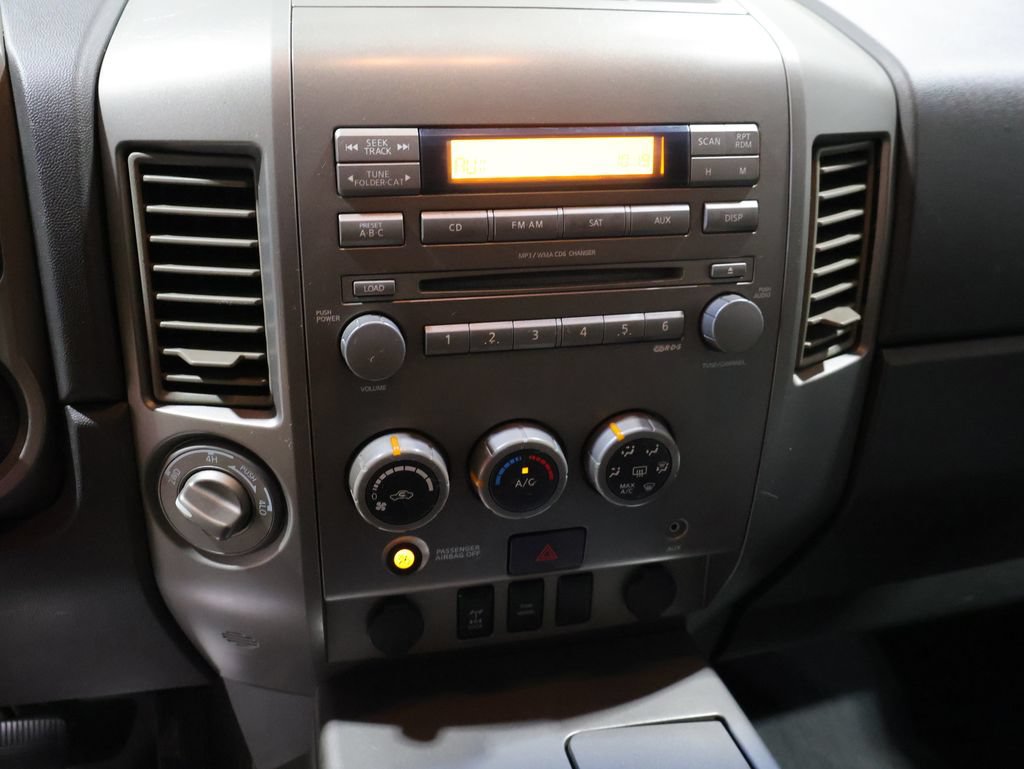 Used 2006 Nissan Titan SE AWD/4WD image 24