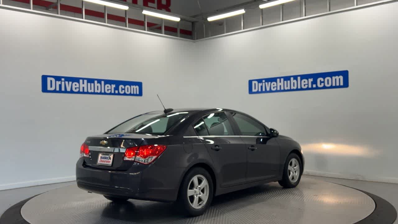 Used 2016 Chevrolet Cruze LT w/ Sun And Sound Package FWD image 2