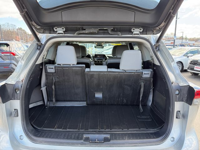 Used 2023 Toyota Highlander XLE AWD/4WD image 23