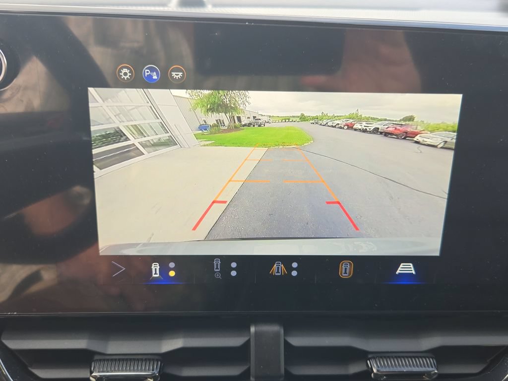Certified 2025 Chevrolet Equinox RS w/ Safety and Technology Package AWD/4WD image 19