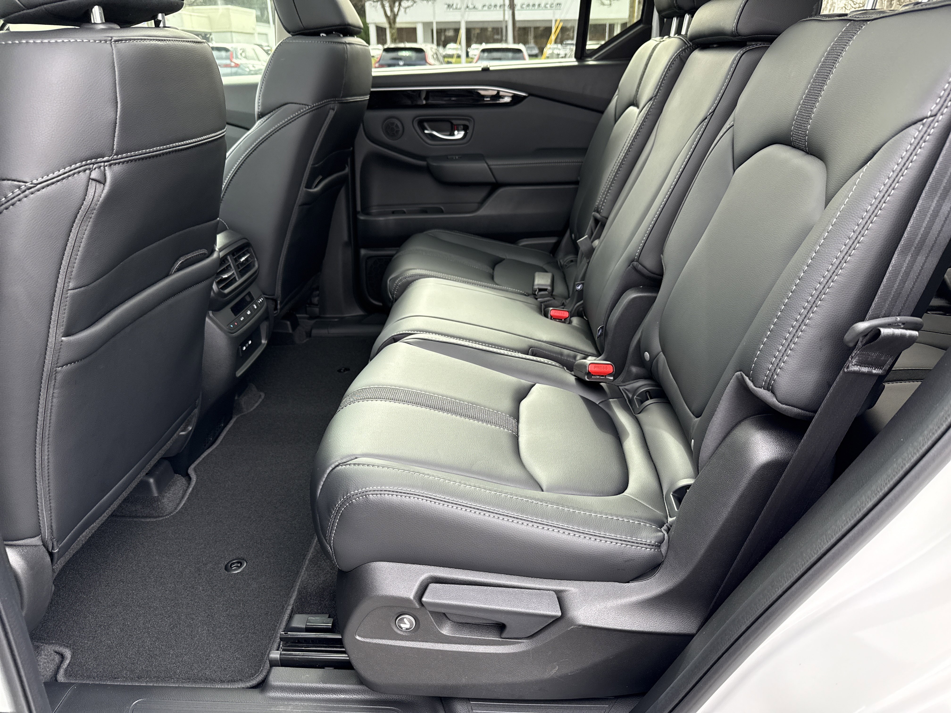 New 2025 Honda Pilot Touring image 29