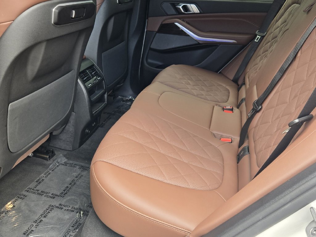 Used 2026 BMW X5 sDrive40i w/ Executive Package RWD image 11